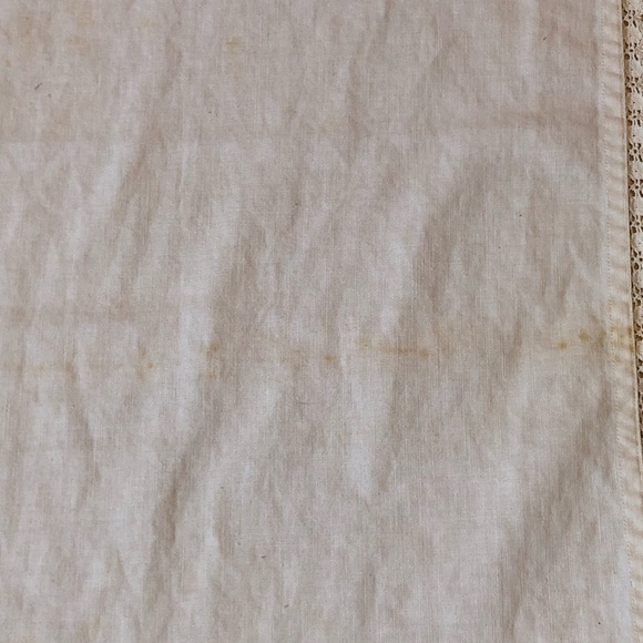 Vintage Hand Embroidered Dresser or Chest of Drawers Scarf - Picture 8 of 11